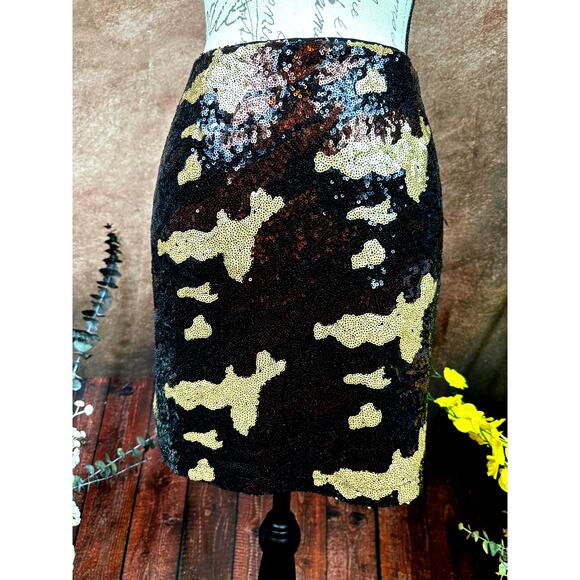 Three Eighty Two Sequined Camouflage Mini Skirt Brown Multi size S - Picture 1 of 16